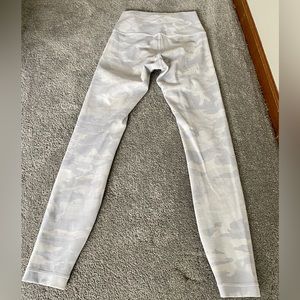 Lululemon leggings (WunderUnder)